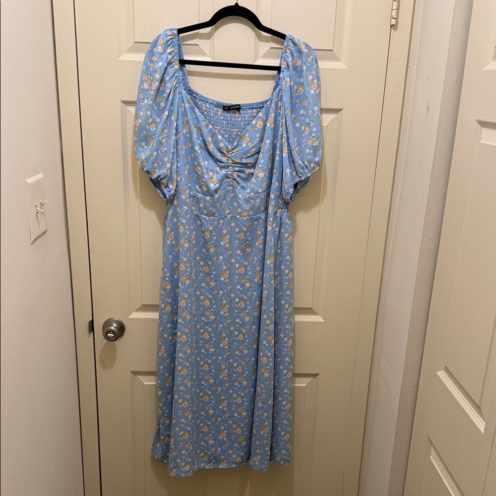 Light Blue Floral Puff-Sleeve Midi Dress